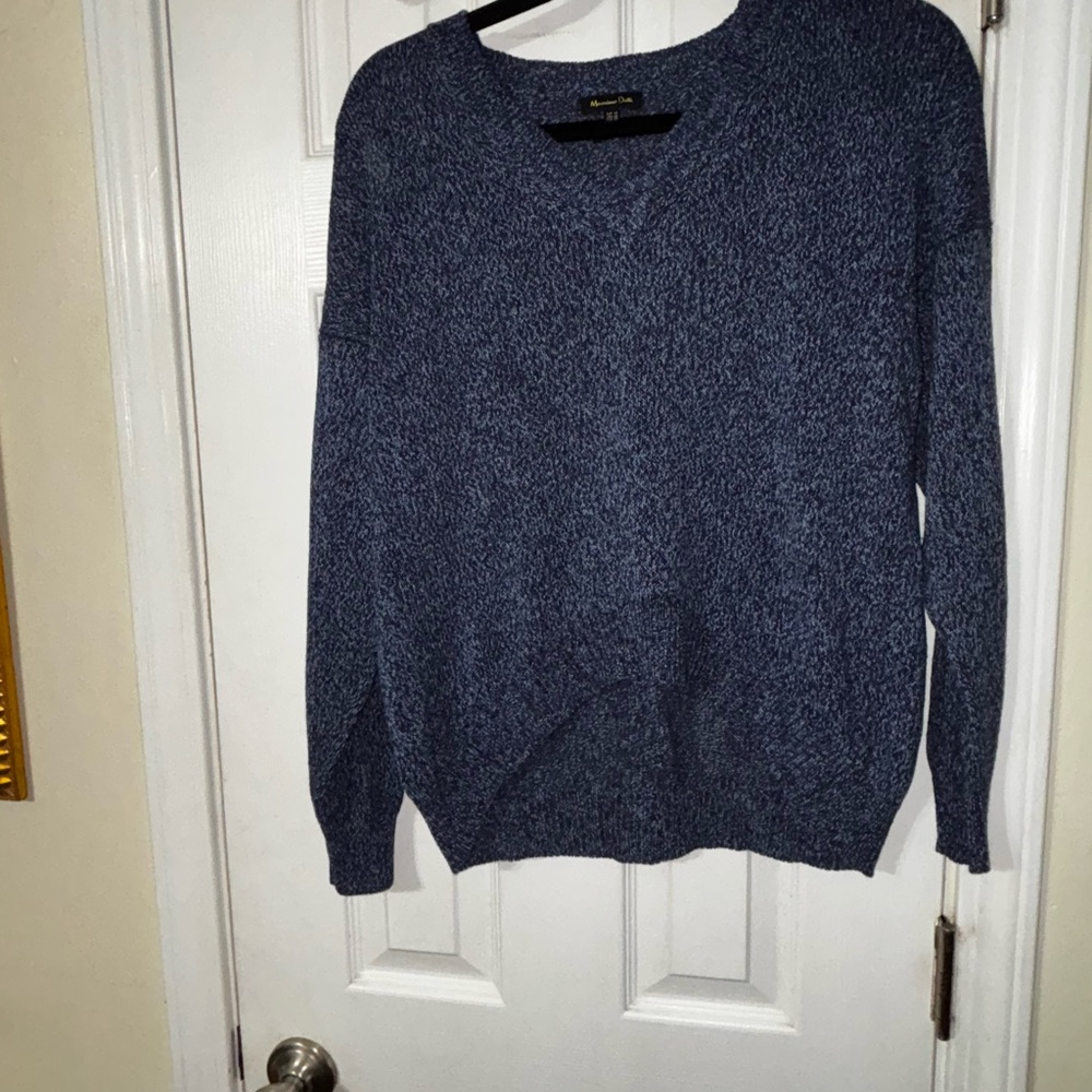 Mossimo Dutti V-Neck Sweater in Navy